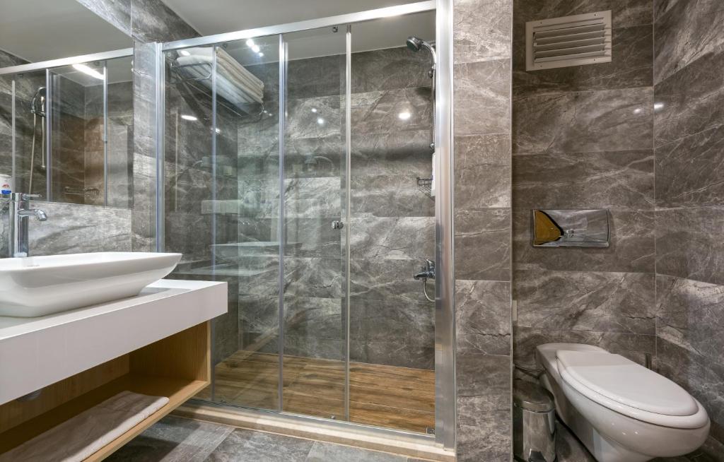 Justiniano Park Conti - 12