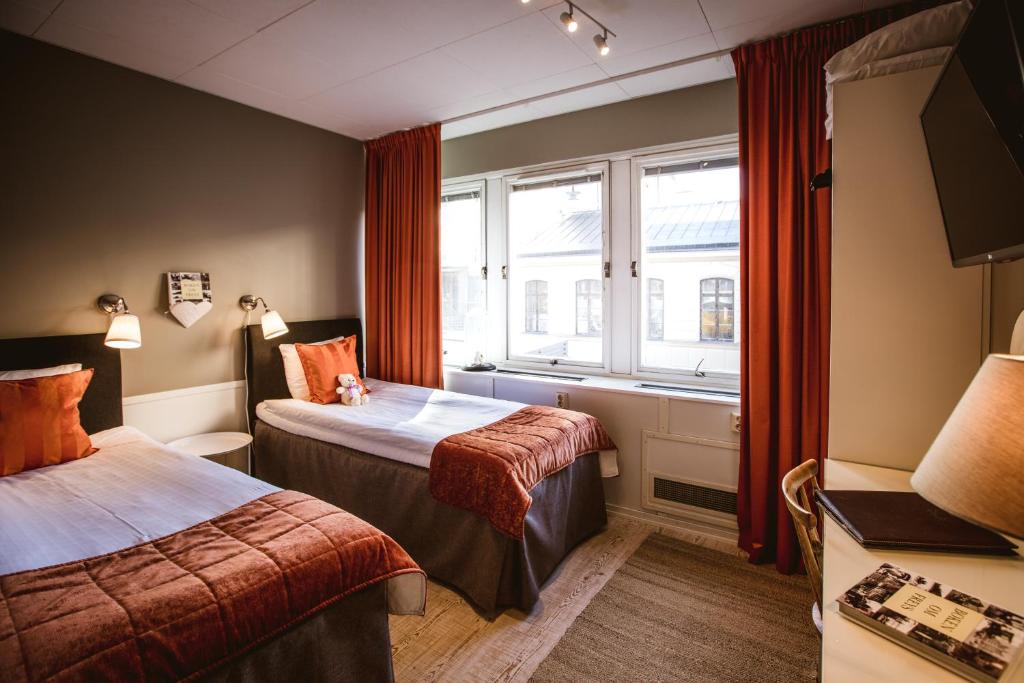Corner Hotel - Quarto Twin Standard