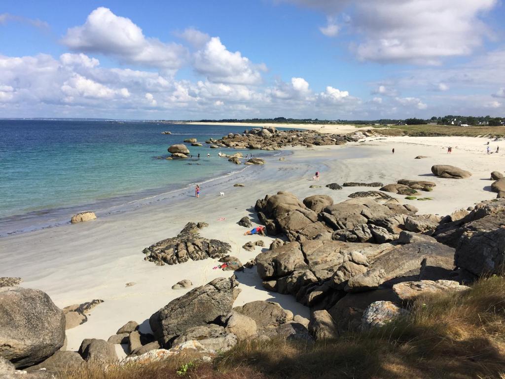 Een strand bij of vlak bij het appartement