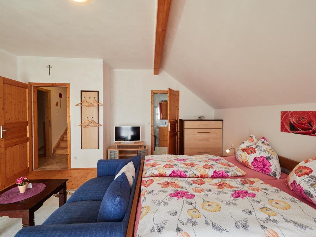 Postel nebo postele na pokoji v ubytování Asbacher Klosterkeller