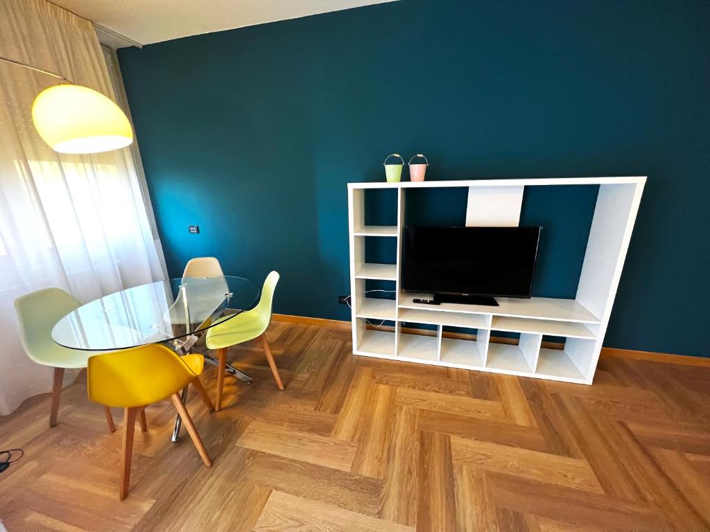 Front Lake Apartment Bardolino - One-Bedroom Apartment With Balcony