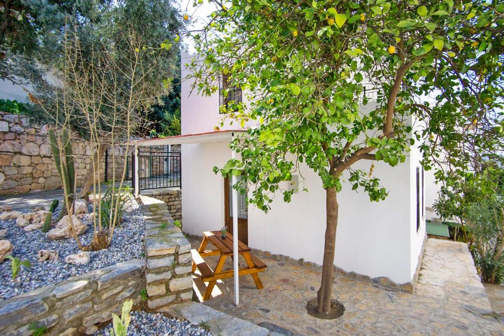 Kép Central and Comfortable Apartment with Shared Pool near Beach in Bodrum szállásáról Bodrumban a galériában