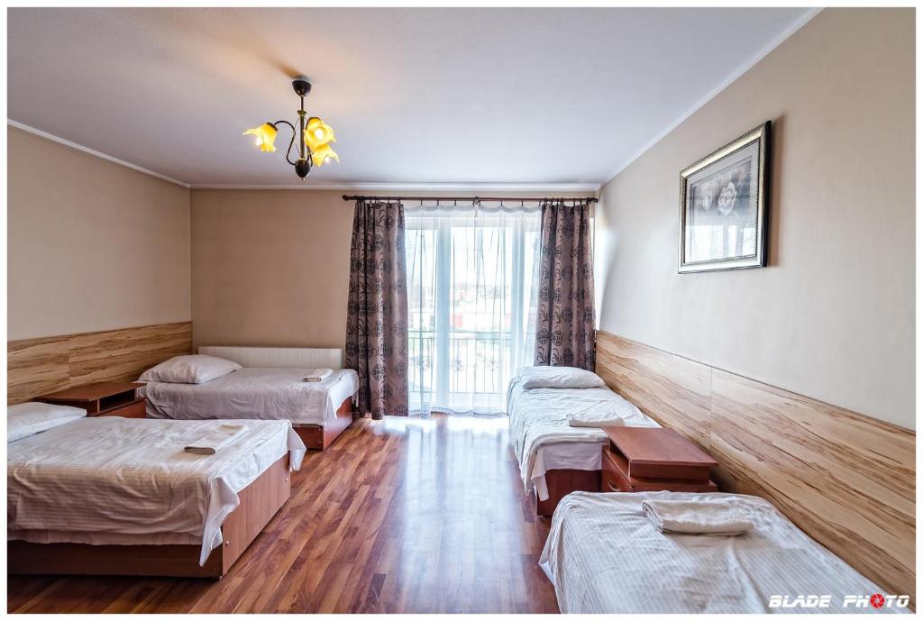 Kompleks Noclegowy Warka - Chambre Quadruple Avec Salle De Bains Privative