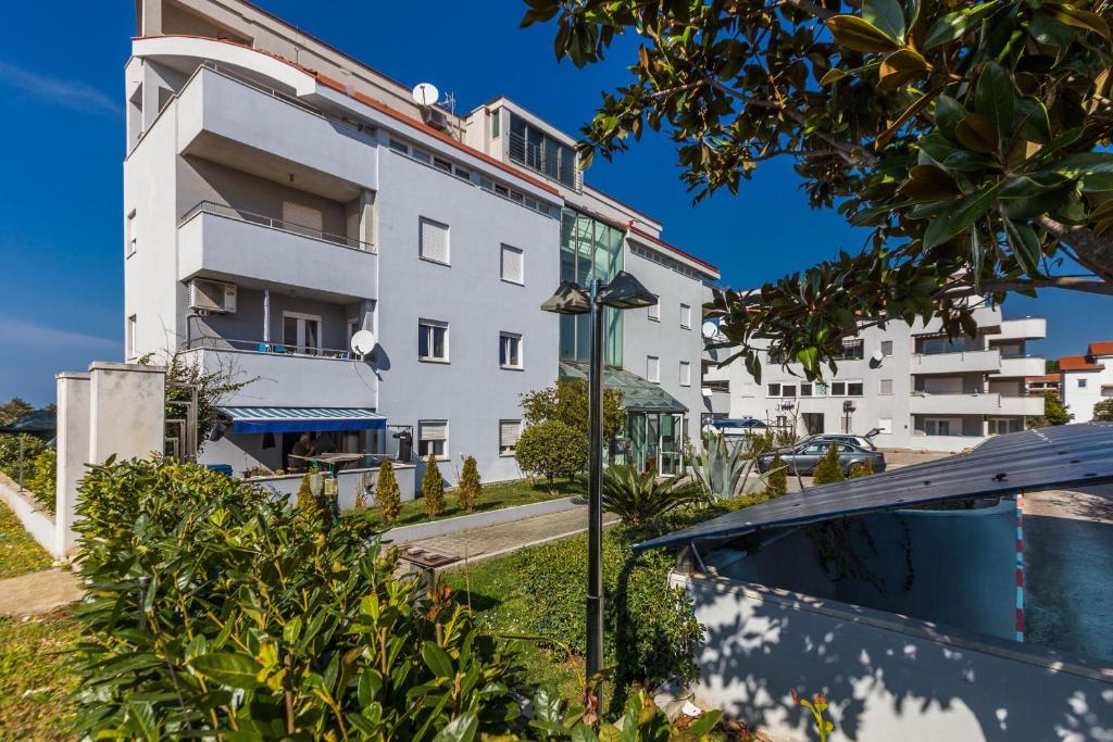 Budova, v ktorej sa apartmán nachádza