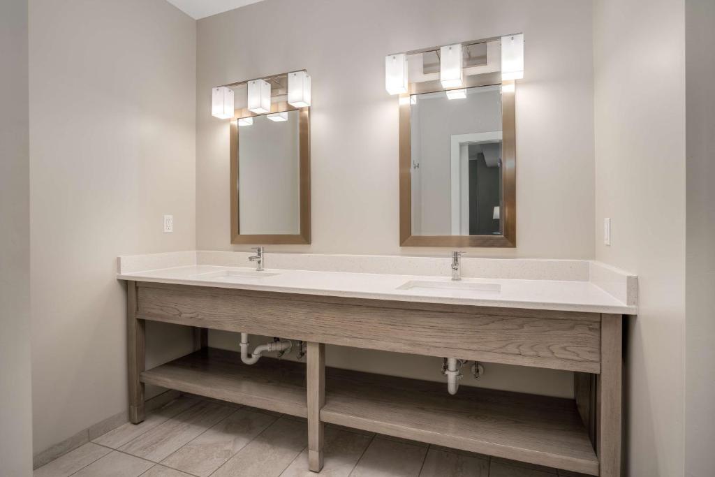 Lighthouse Suites - Best Western Signature Collection - Suite Ejecutiva King