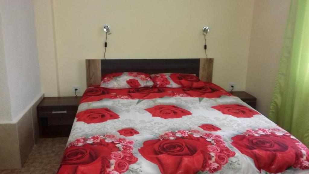Katil atau katil-katil dalam bilik di Selgas Iela Apartment