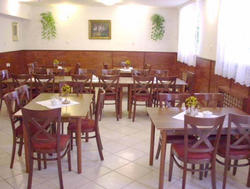 Restaurace v ubytování Corvin Hotel
