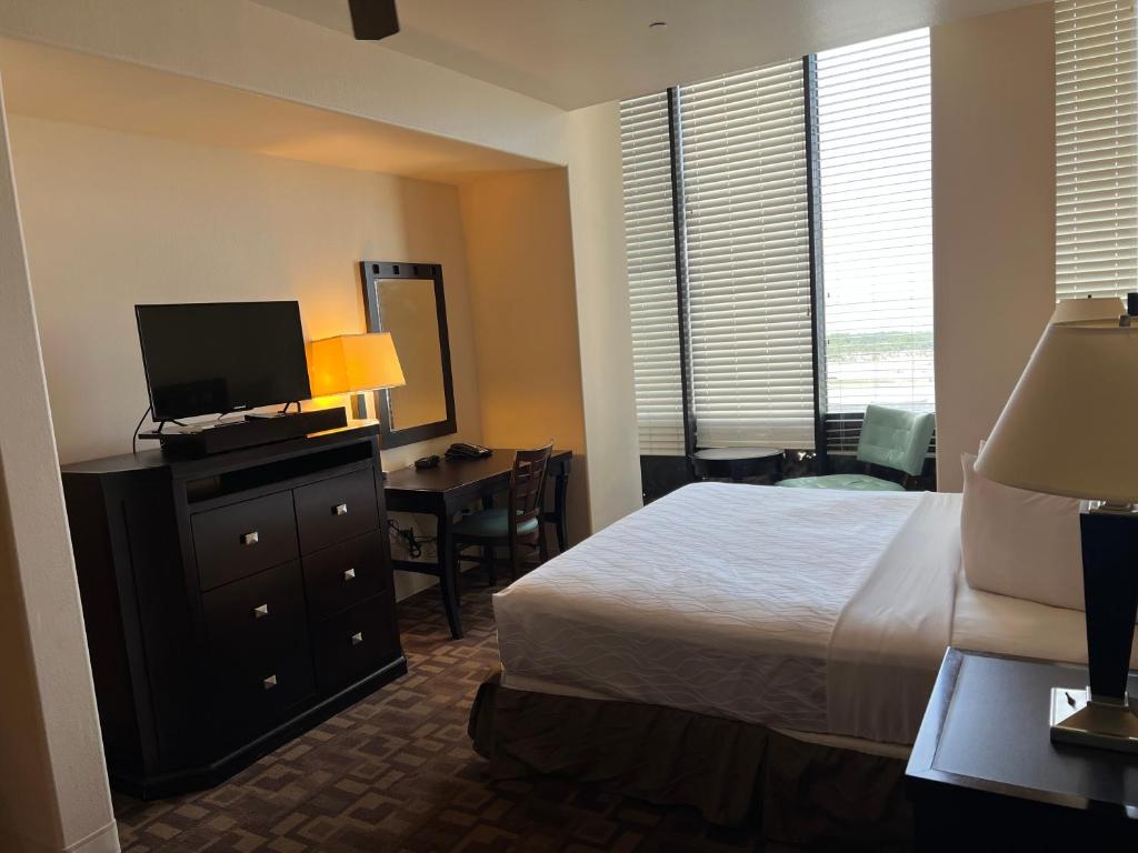 Sunchase Inn & Suites - King De Luxe Avec Kitchenette Et Canapé-lit