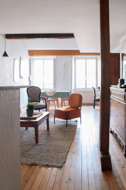 Le Pommeraye : Duplex hyper centre - Two-Bedroom Apartment