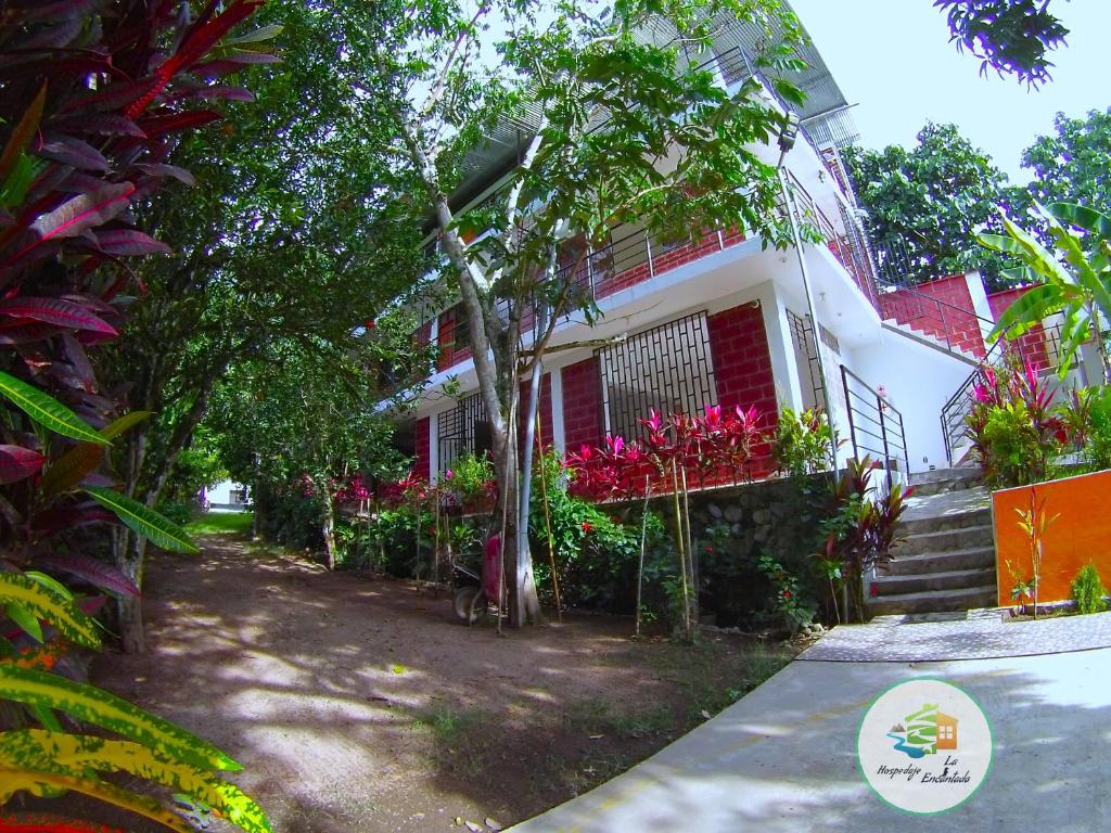 La Encantada Lodge - Housity