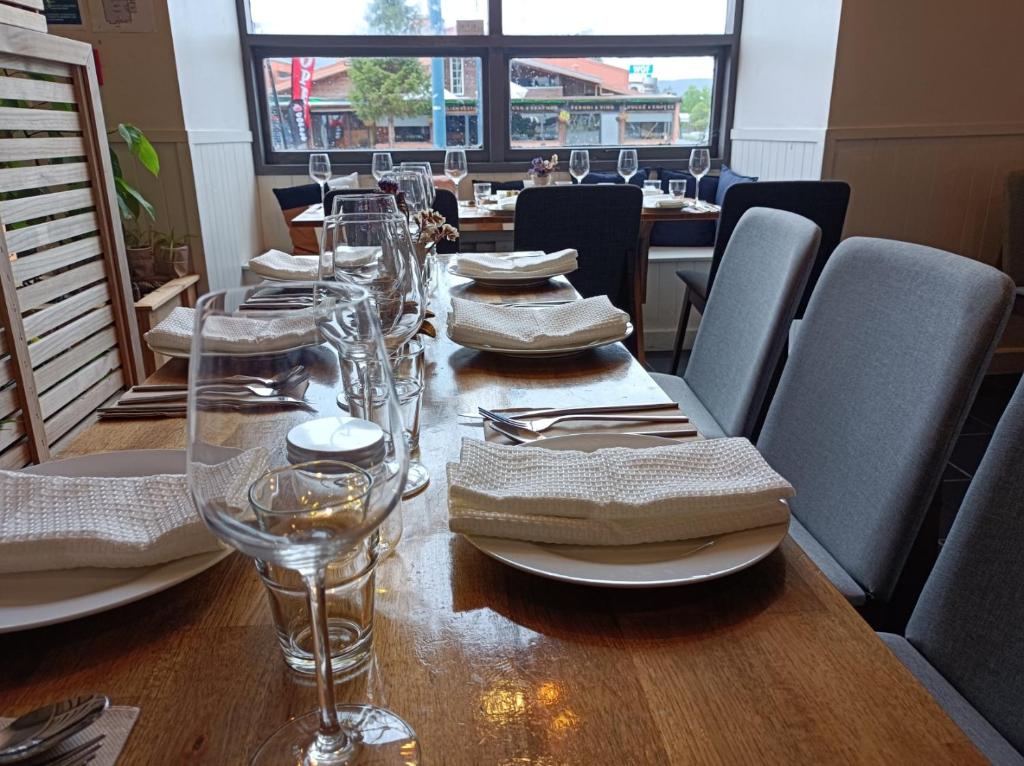 Restaurant o un lloc per menjar a Snowman Lodge and Spa