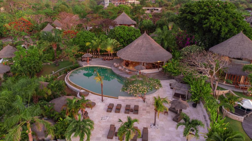Bazén v ubytování La Joya Balangan Resort nebo v jeho okolí