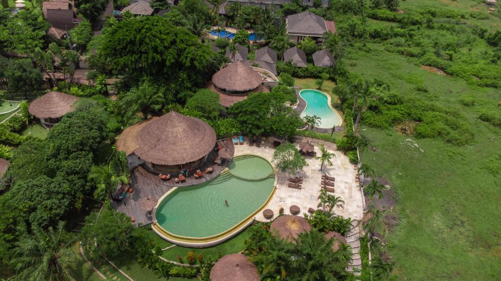 Bazén v ubytování La Joya Balangan Resort nebo v jeho okolí