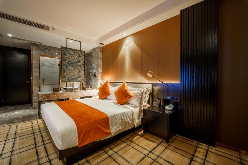 Postel nebo postele na pokoji v ubytování OCEAN HOTEL