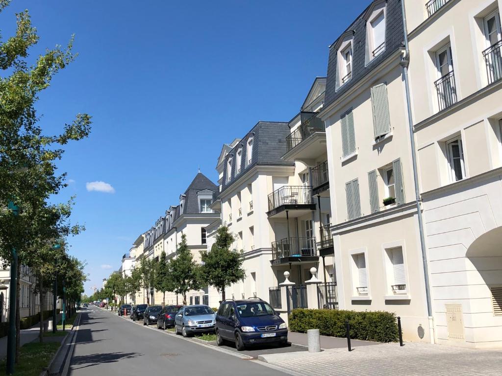 DISNEYLAND PARIS 1.4 Km - STUDIO Superior Apartment for 2 persons