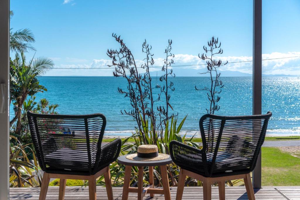 Waiheke Beachfront Apartment, Blackpool (updated prices 2024)