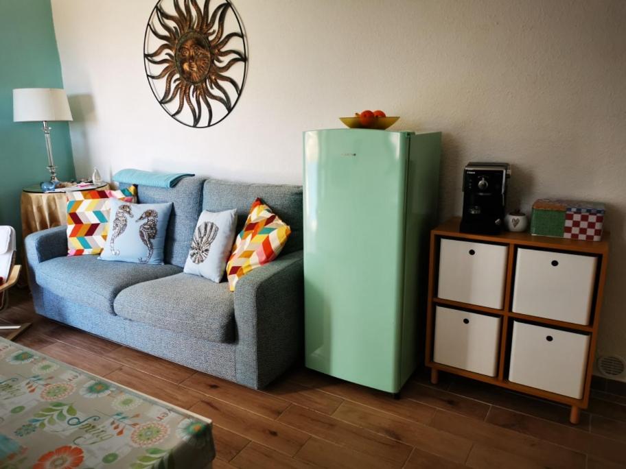 A seating area at Cara Catherine