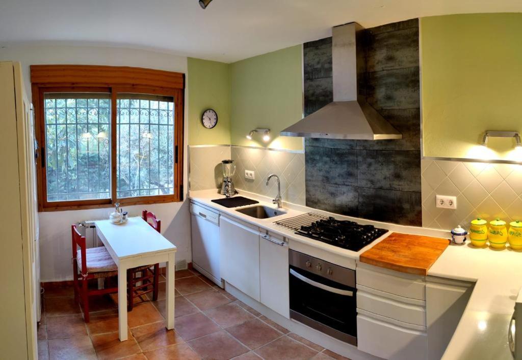 A kitchen or kitchenette at Nueva Cazorla Mirador Cerro del Escribano