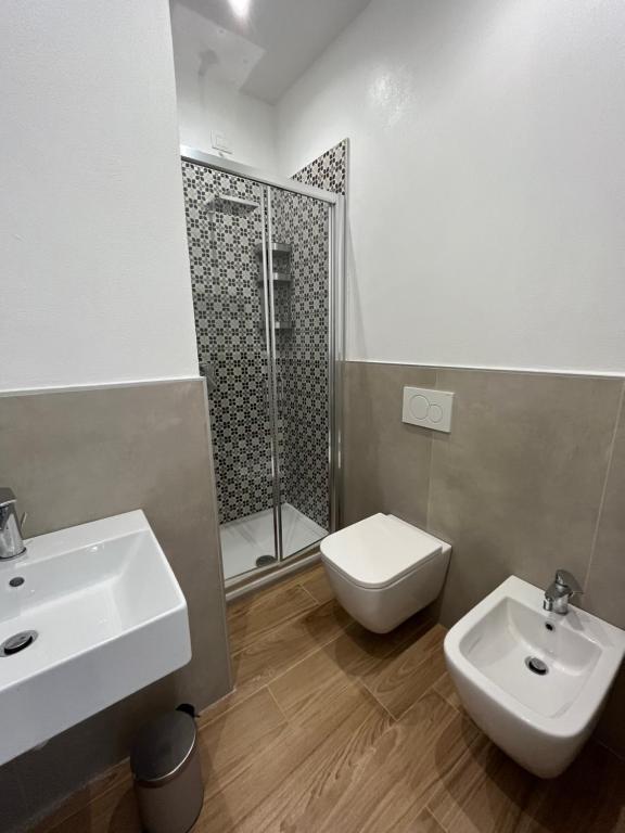Koupelna v ubytování LEVANTE Central Rooms