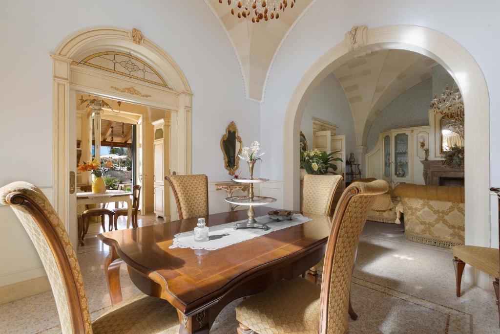 Część wypoczynkowa w obiekcie Villa Nicrys by Perle di Puglia
