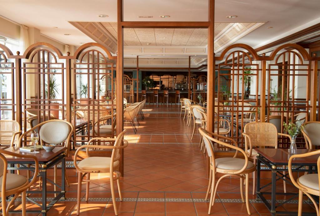 Restaurace v ubytování Hotel Roses Platja