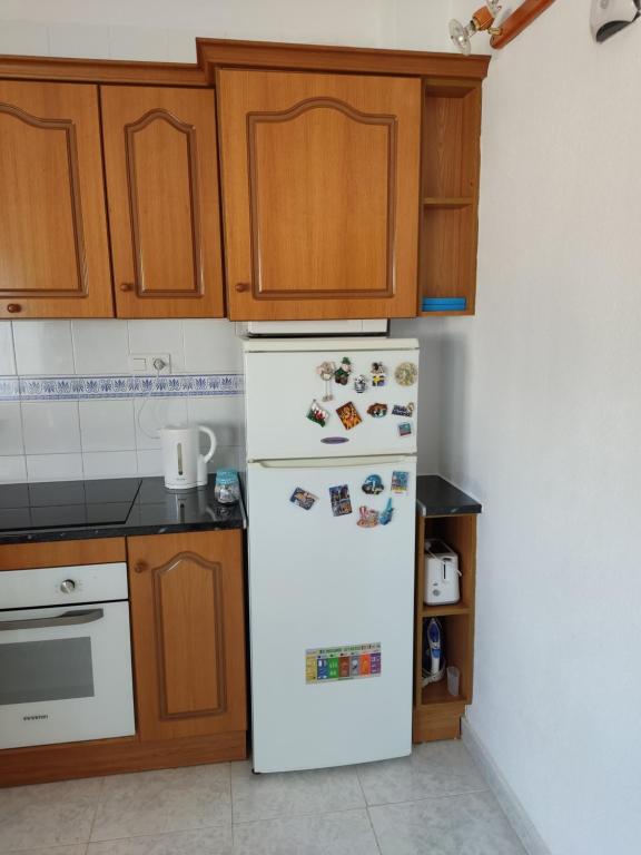 A kitchen or kitchenette at Casa Joleen 1