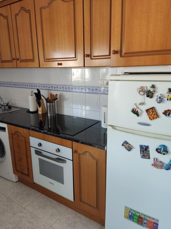 A kitchen or kitchenette at Casa Joleen 1