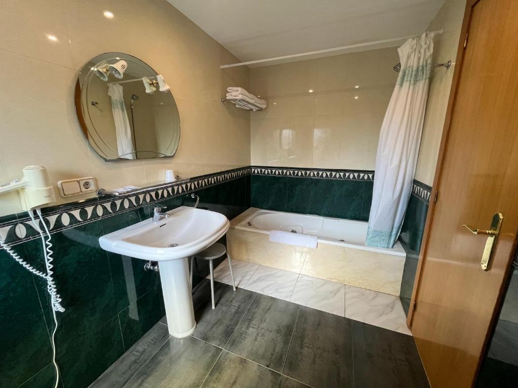Koupelna v ubytování Hostal Tarrés
