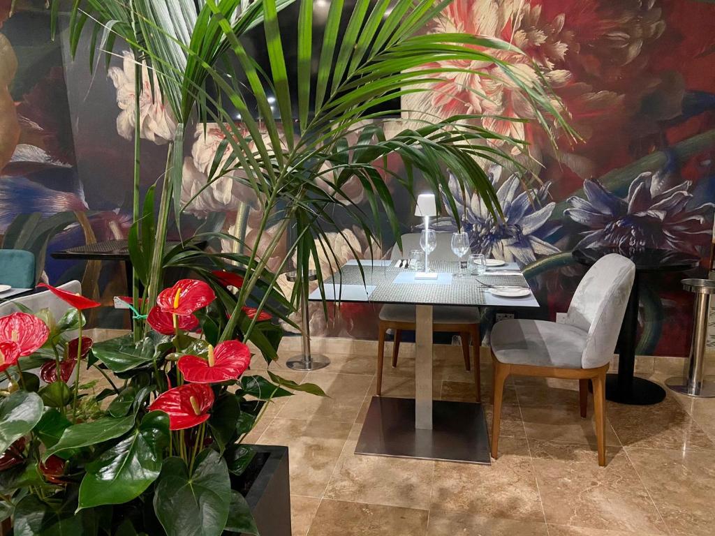 The Village Boutique and SPA - 3