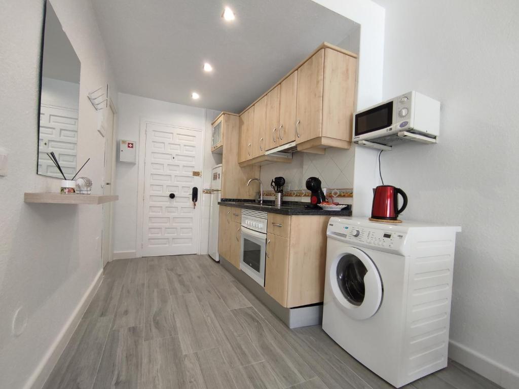 ESTUDIO BENALBEACH PRIMERA LINEA DE PLAYA 5