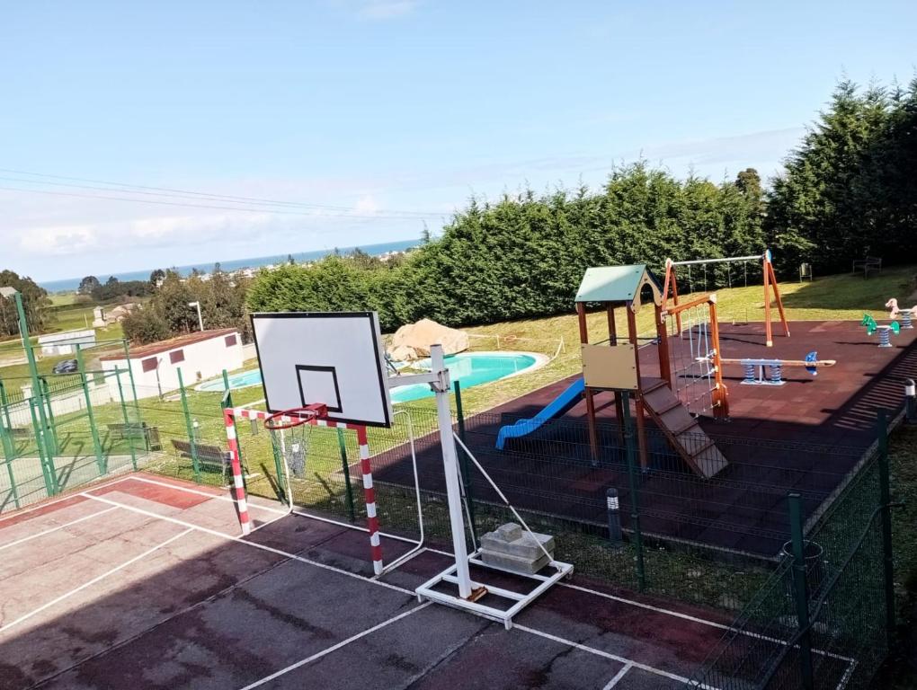 Herní místnost nebo prostor pro děti v ubytování Apartamento, Ático, Casa, PLAYA LAS CATEDRALES