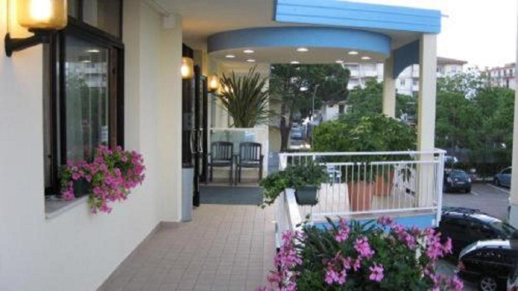 Bazén v ubytování Hotel Condor nebo v jeho okolí