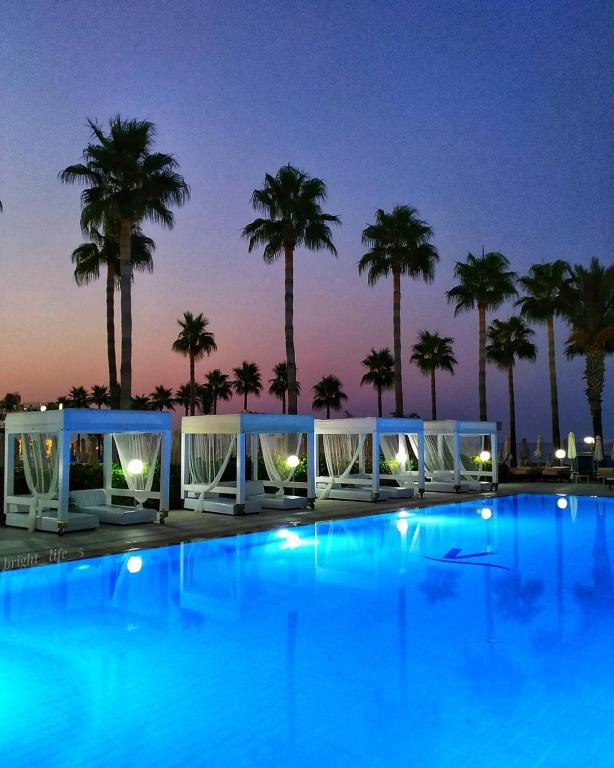 Басейн в Vrissiana Boutique Beach Hotel або поблизу