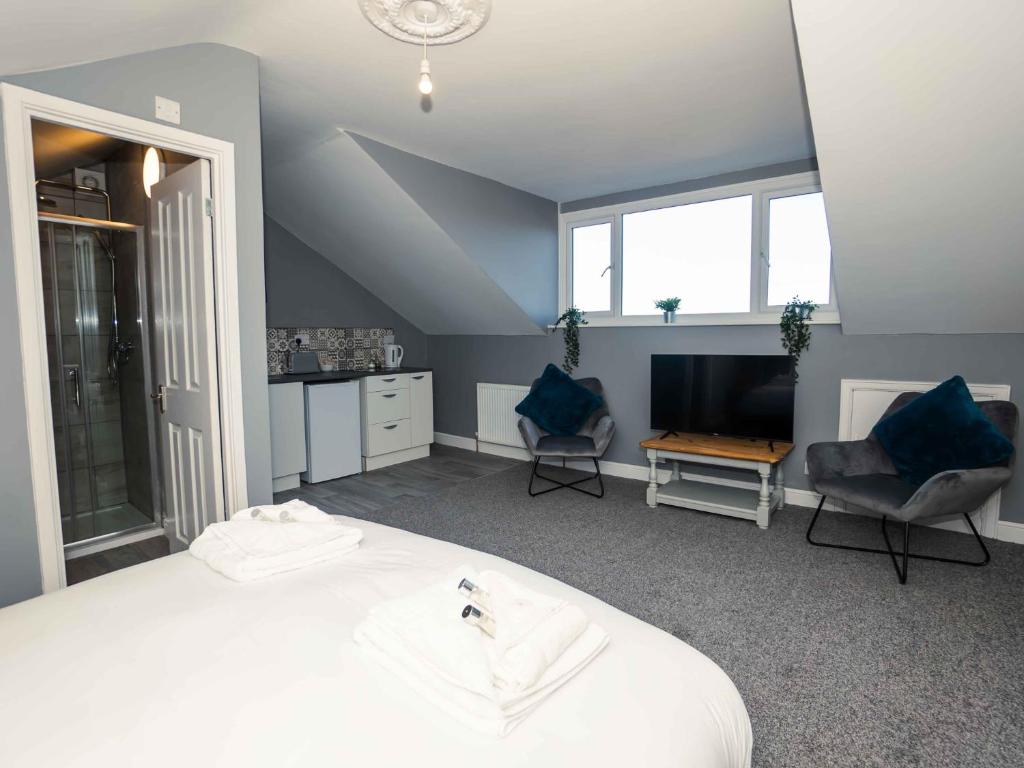 Pass the Keys Newly renovated Suite to a high standard Sleeps 2