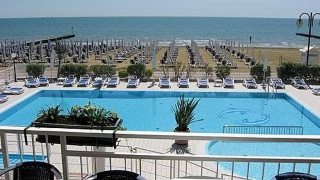 Nespecifikovaný výhled na moře nebo výhled na moře při pohledu z hotelu