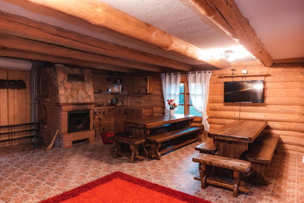 TV a/nebo společenská místnost v ubytování Tindioru Holiday House