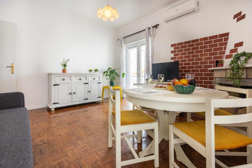 T2 Apartamento do Tenis - Two-Bedroom Apartment