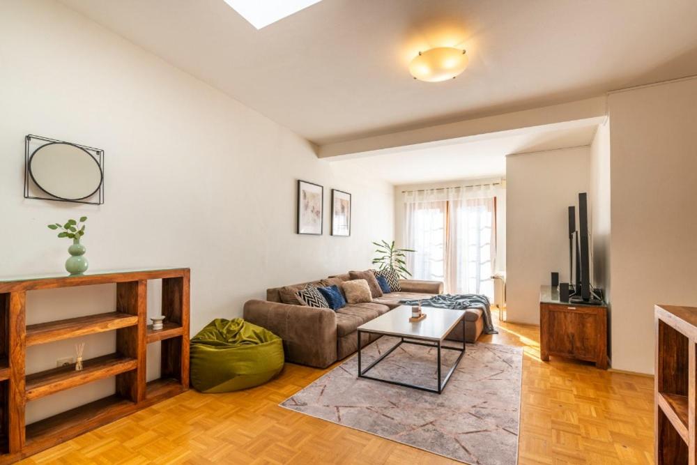 Χώρος καθιστικού στο Templová - Old Town Large Apartment with Terrace