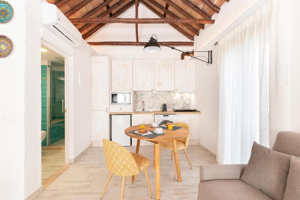 A seating area at CASA AZUL - Boutique Apartments by Casa del Patio
