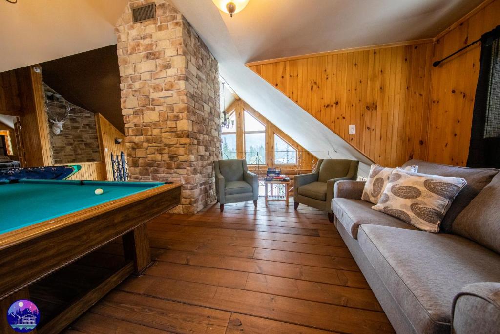 Chalet Le St-Côme - SPA- Billard- PISCINE by Galaxia, Saint Come – Updated  2023 Prices