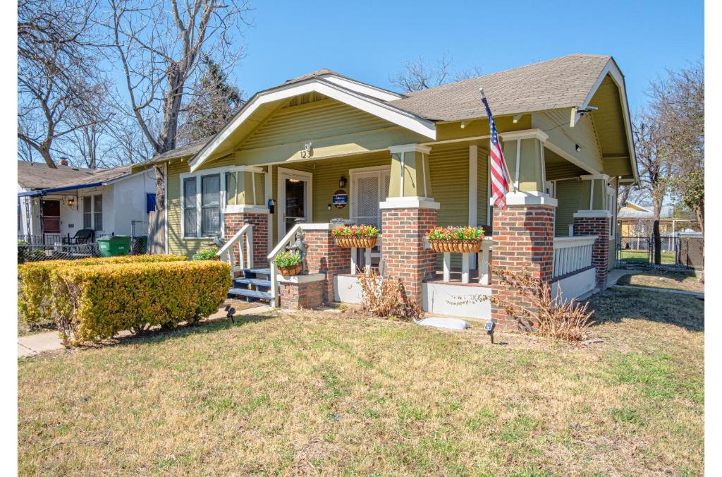 Stunning 3 BR Home Near DT Alamodome - Riverwalk - Дом с тремя спальнями