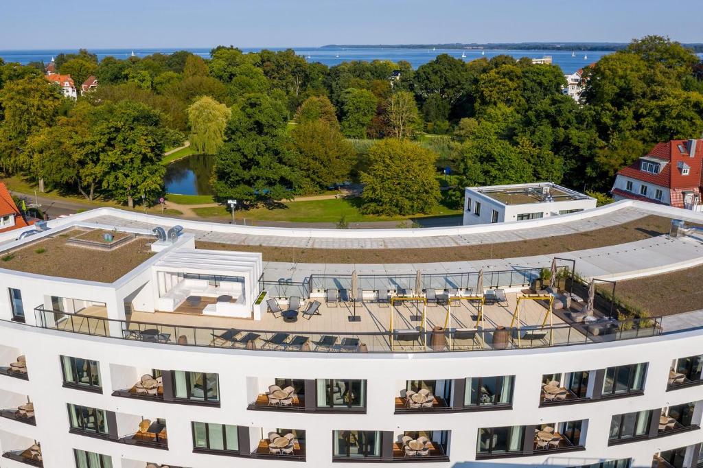 an overhead view of an apartment building with a balcony at Godewindpark Travemünde Godewindpark Travemünde 1-08 in Travemünde