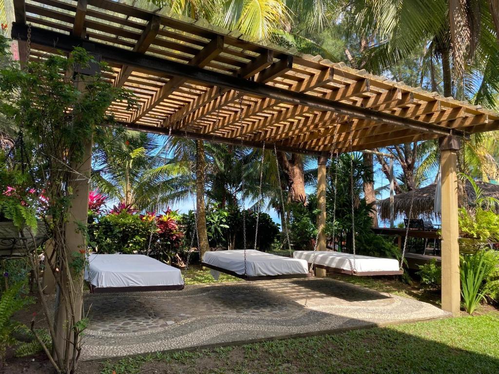 Zahrada ubytování Paraiso Rainforest and Beach Hotel