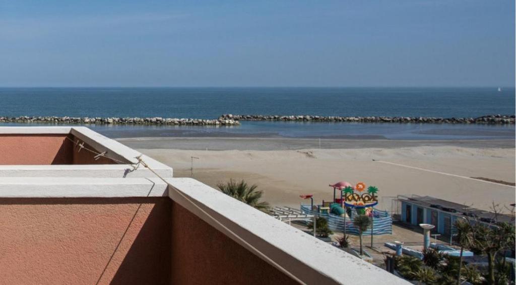 
Double or Twin Room with Side Sea View
