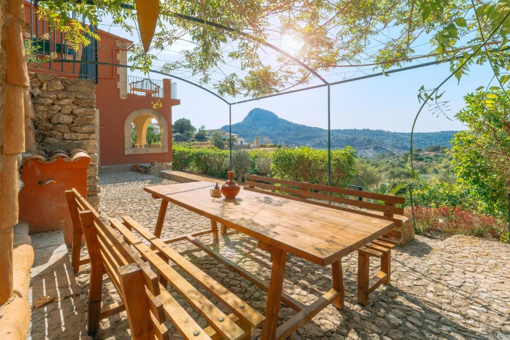Wunderschöne ruhige Finca mit Pool in Galilea - Four-Bedroom House