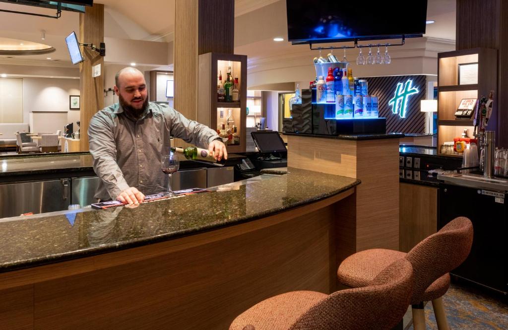 Holiday Inn Hotel & Suites Maple Grove Northwest Minneapolis-Arbor Lakes by IHG photo