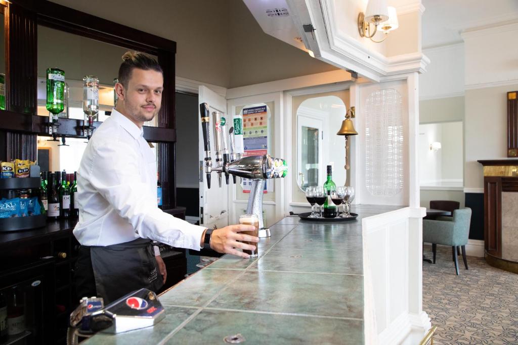 The Marine Hotel - Resim 18