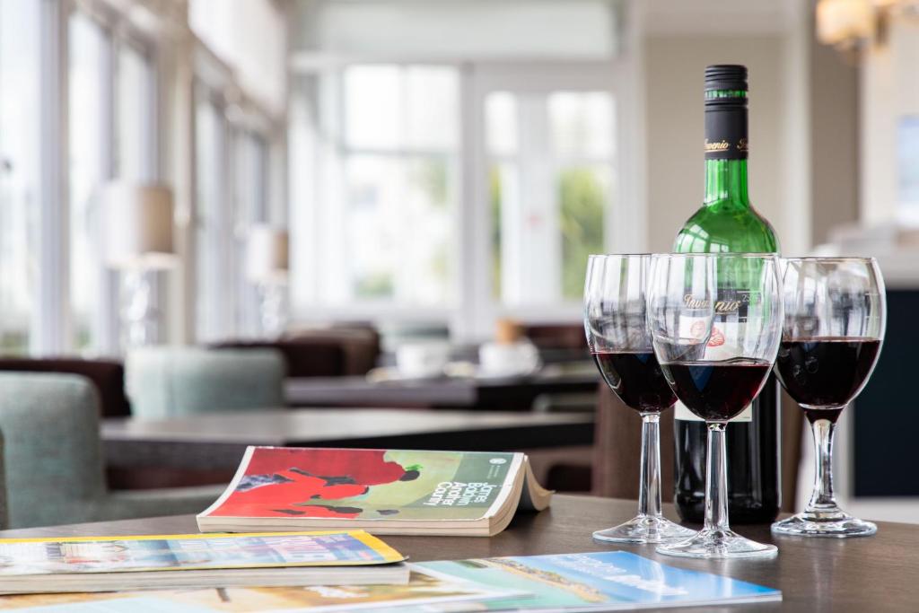 The Marine Hotel - Resim 16