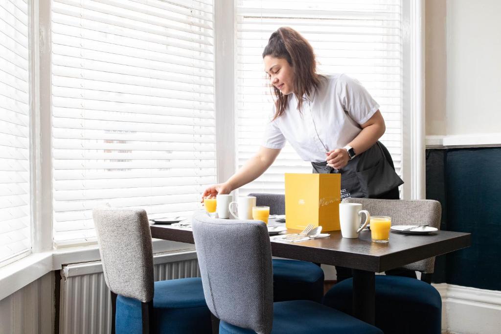 The Marine Hotel - Resim 22