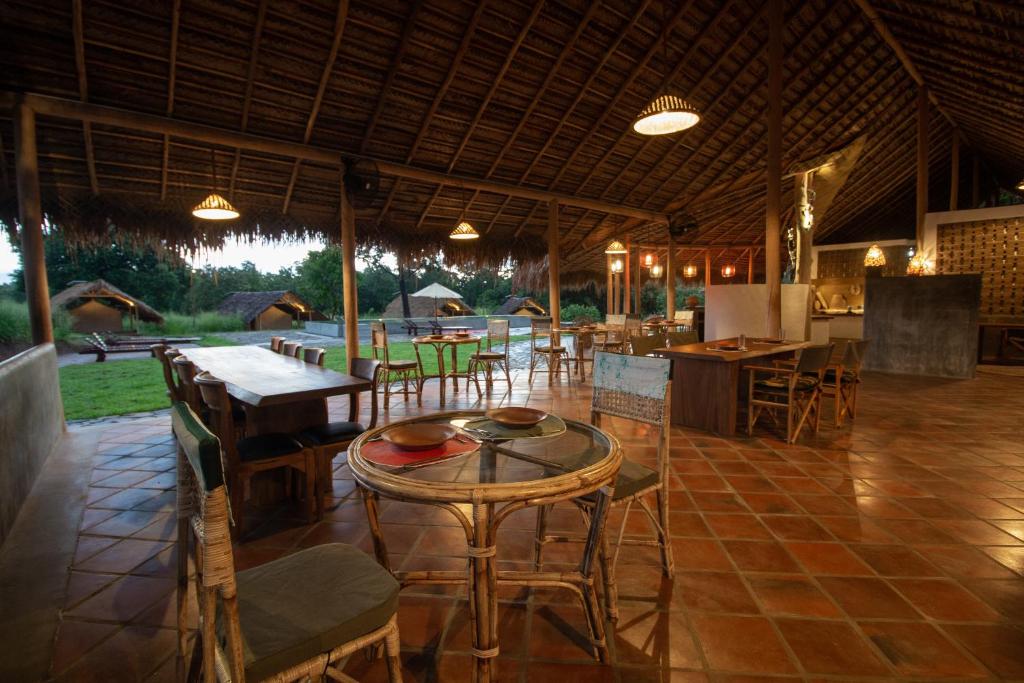 Restaurace v ubytování Wild Glamping Gal Oya - Thema Collection
